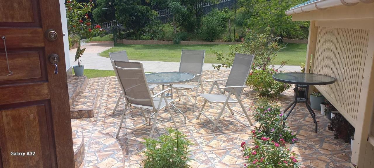 Loversnest Self Catering Anse aux Pins Extérieur photo